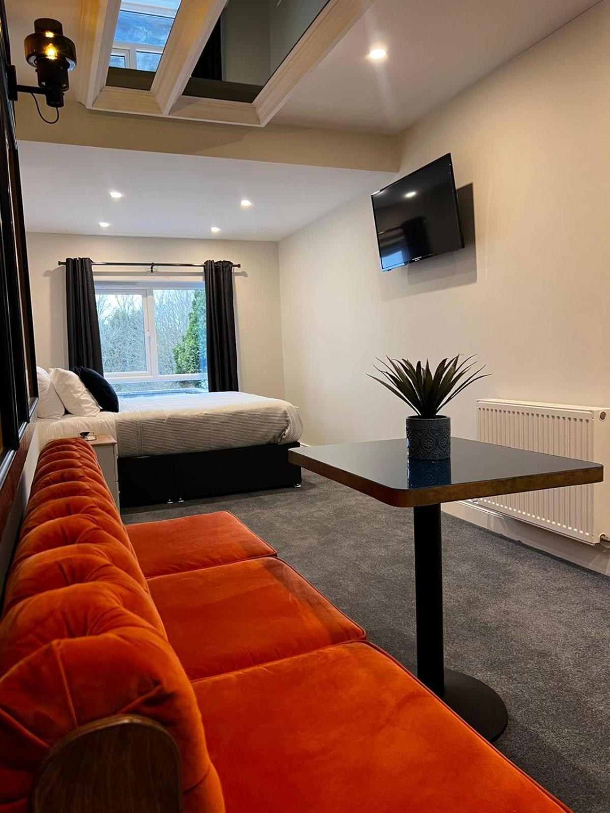 53 Luxury Rooms Maynooth Eksteriør bilde